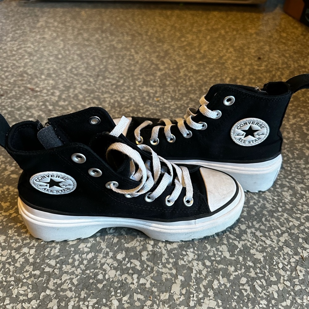 Chuck Taylor All Star Lugged Lift Platform Canvas- Kids size 2- Black